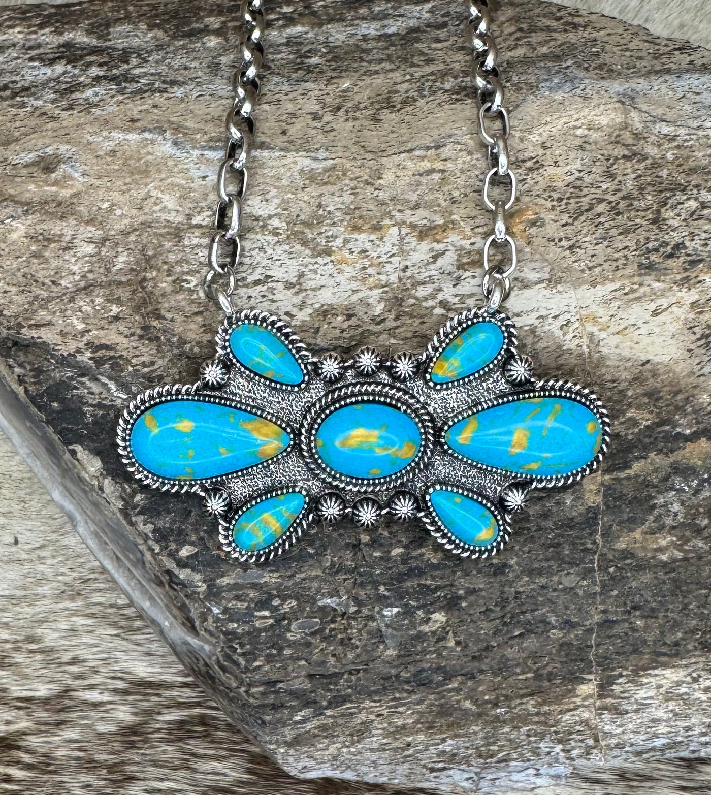 BULLSEYE NECKLACE