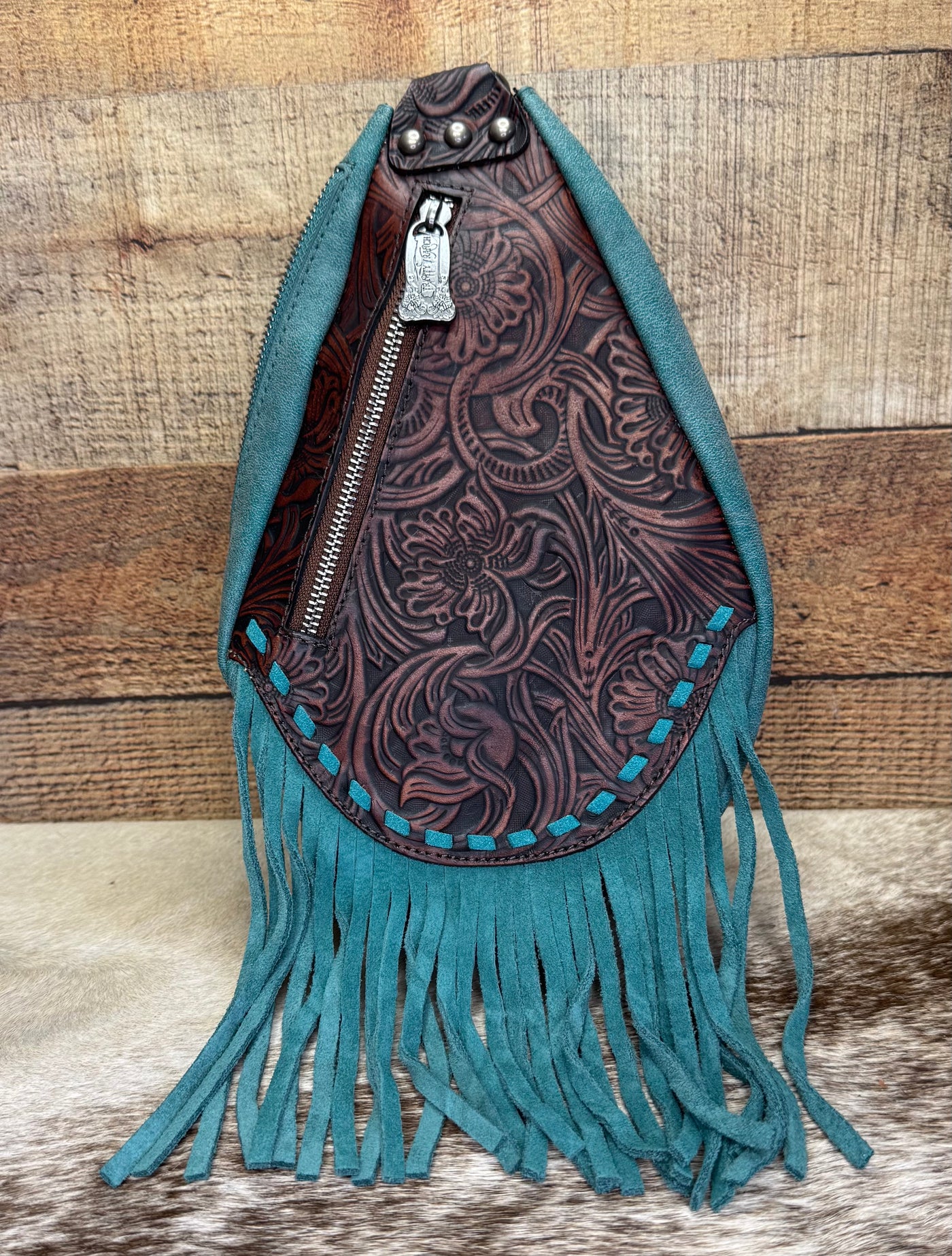 AVERY SLING PURSE