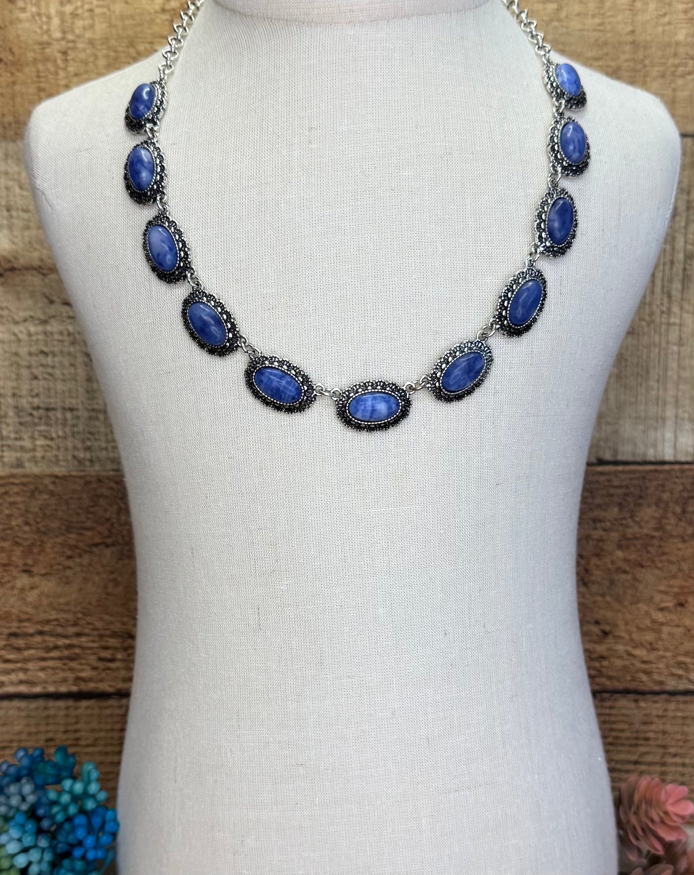 BANNING NECKLACE
