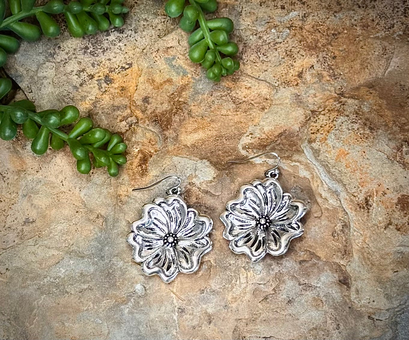 TOOLED FLOWER DANGLE